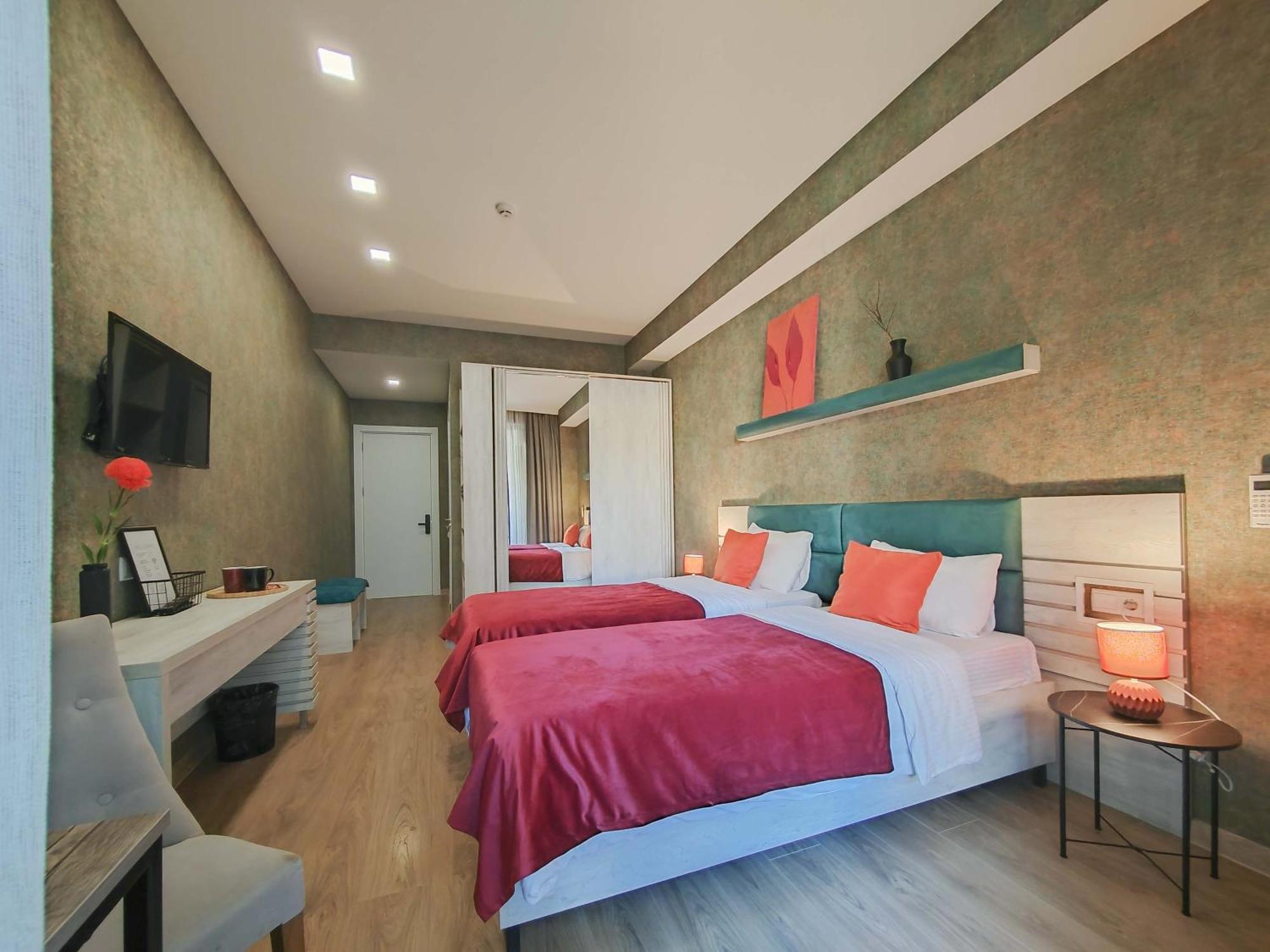 Round Garden Hotel Tbilisi Zewnętrze zdjęcie
