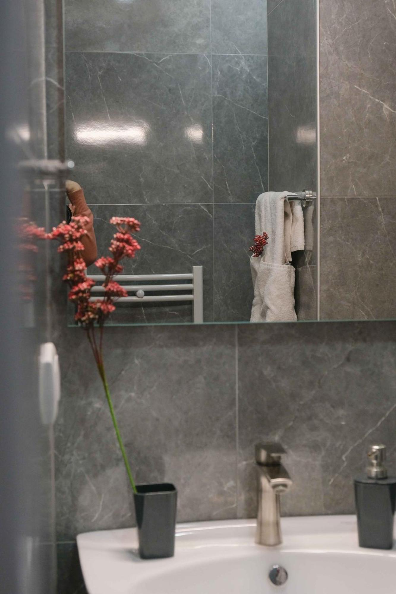 Round Garden Hotel Tbilisi Zewnętrze zdjęcie