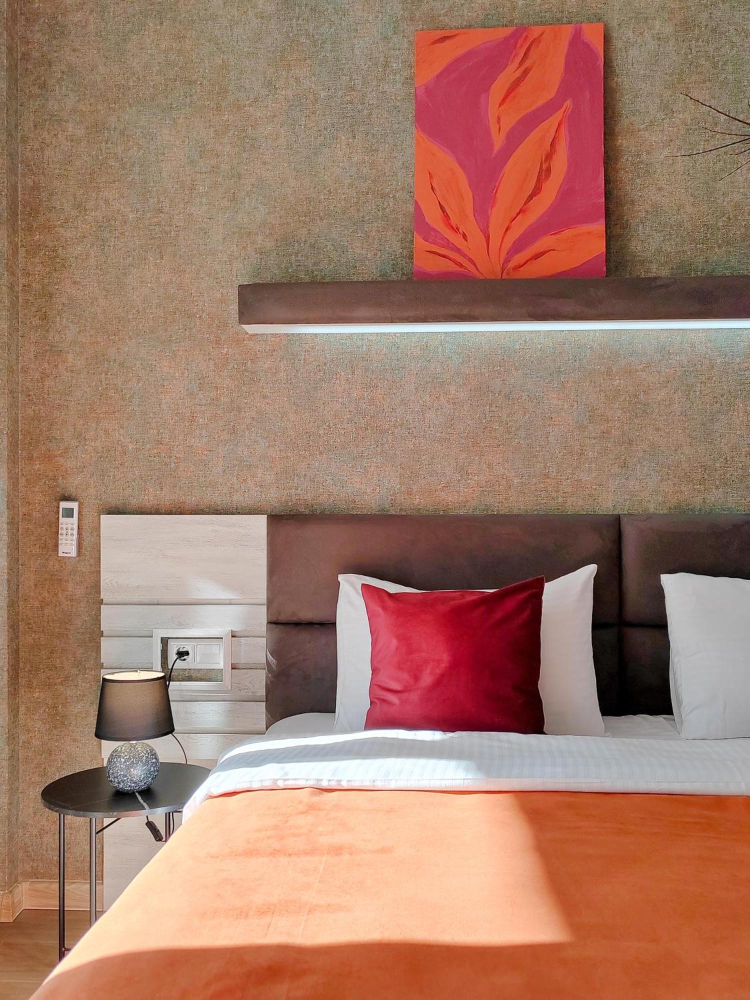 Round Garden Hotel Tbilisi Zewnętrze zdjęcie