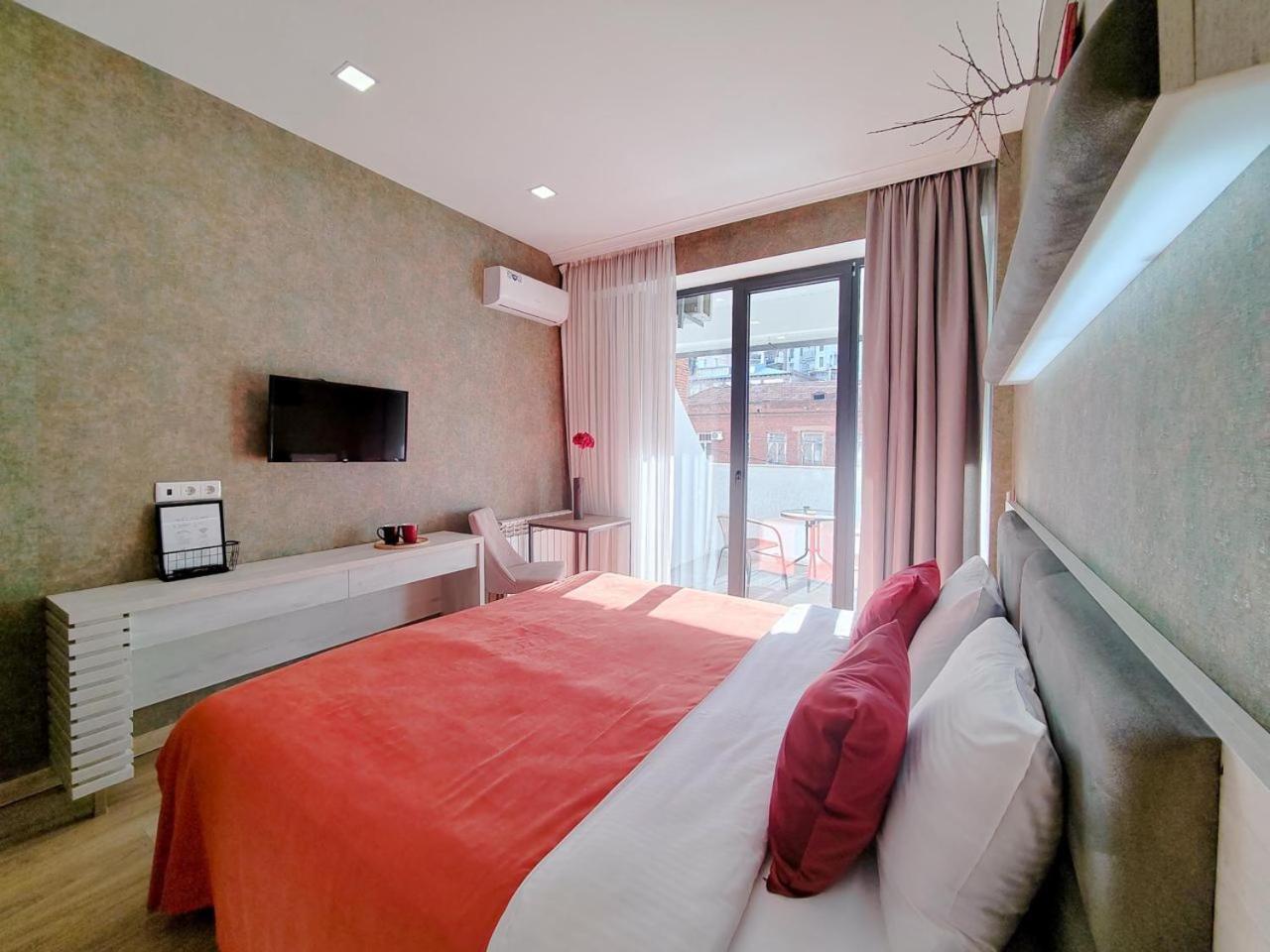 Round Garden Hotel Tbilisi Zewnętrze zdjęcie