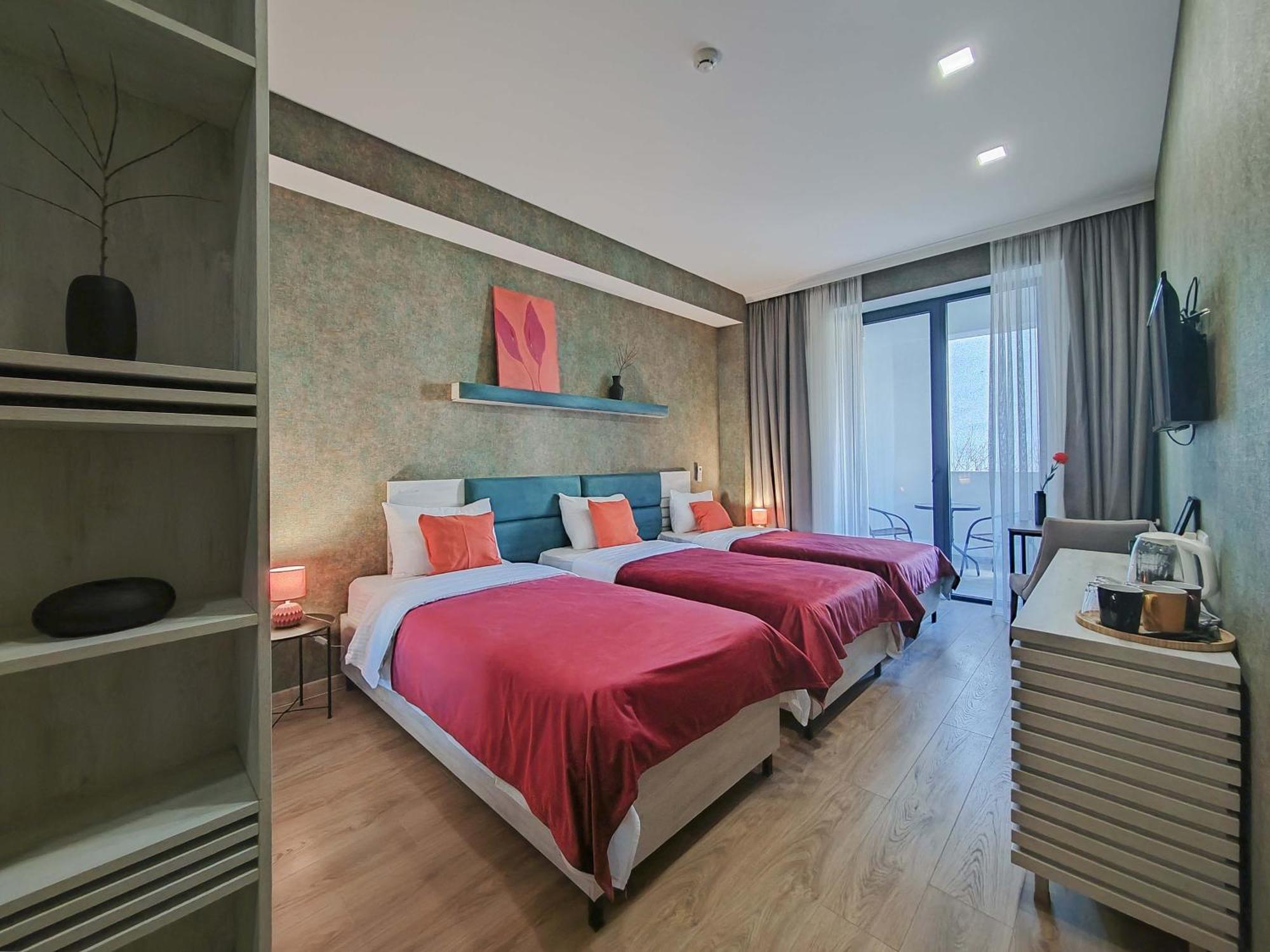 Round Garden Hotel Tbilisi Zewnętrze zdjęcie